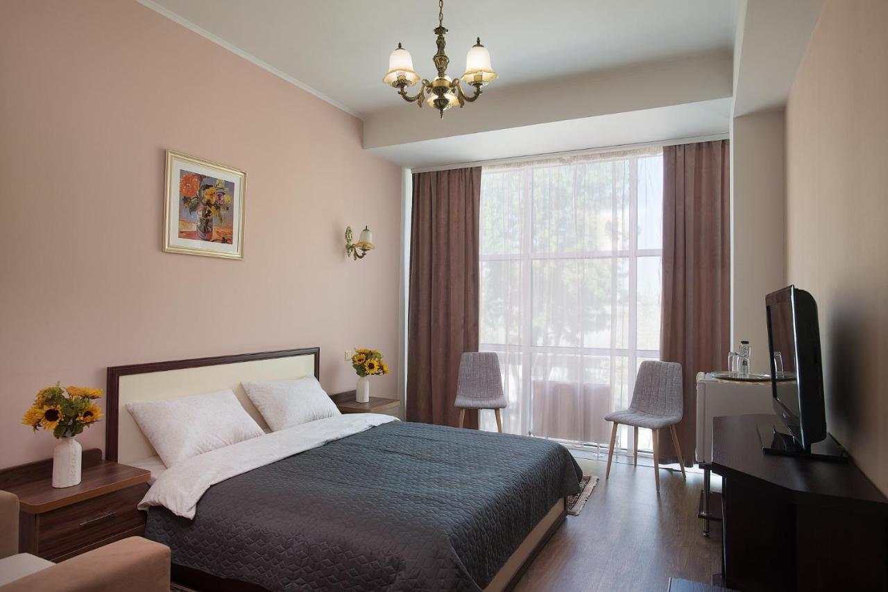 Art Hotel Chisinau Exterior foto
